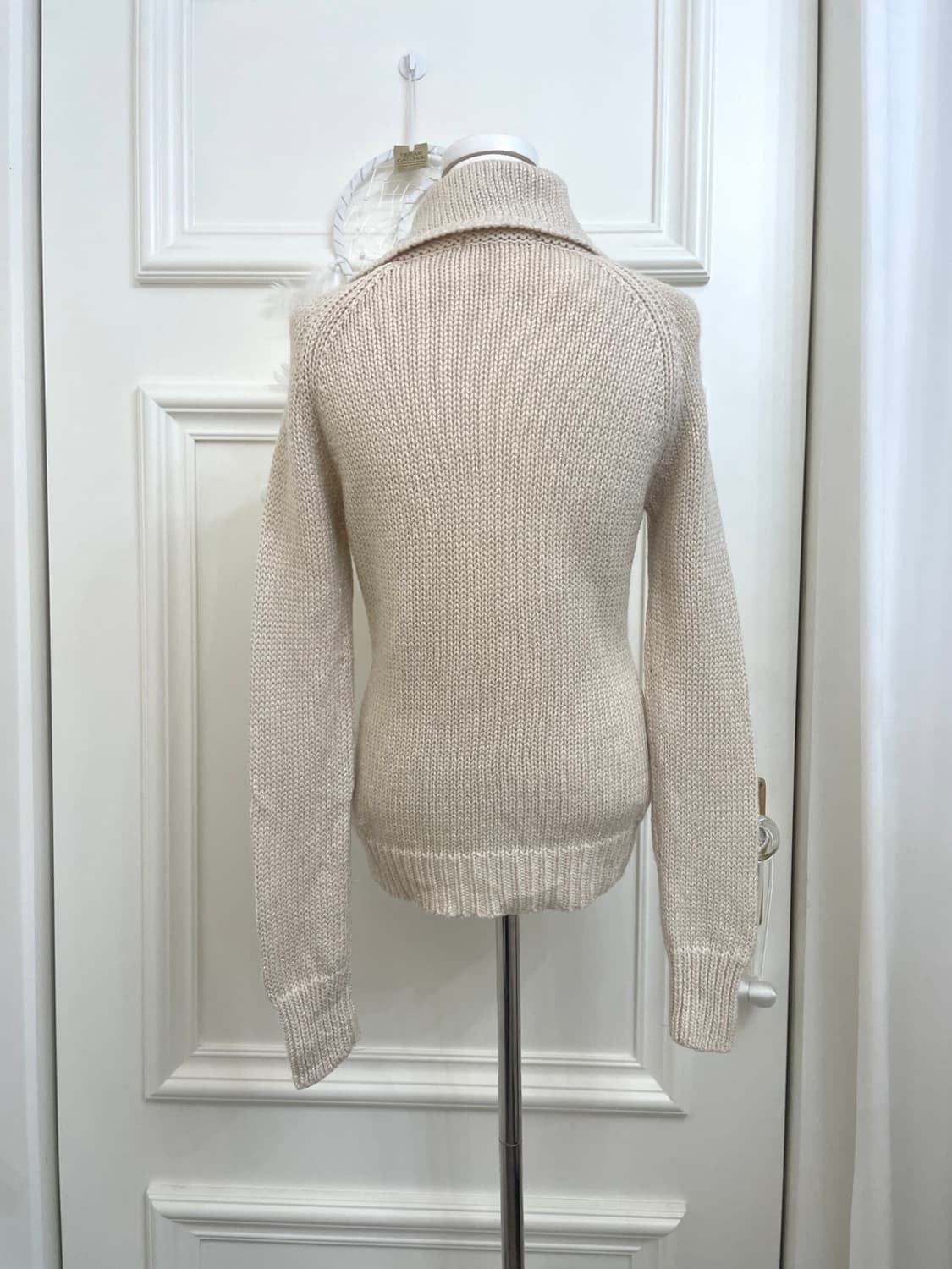 beige ivory glitter diagonal turtle-neck 상품이미지3