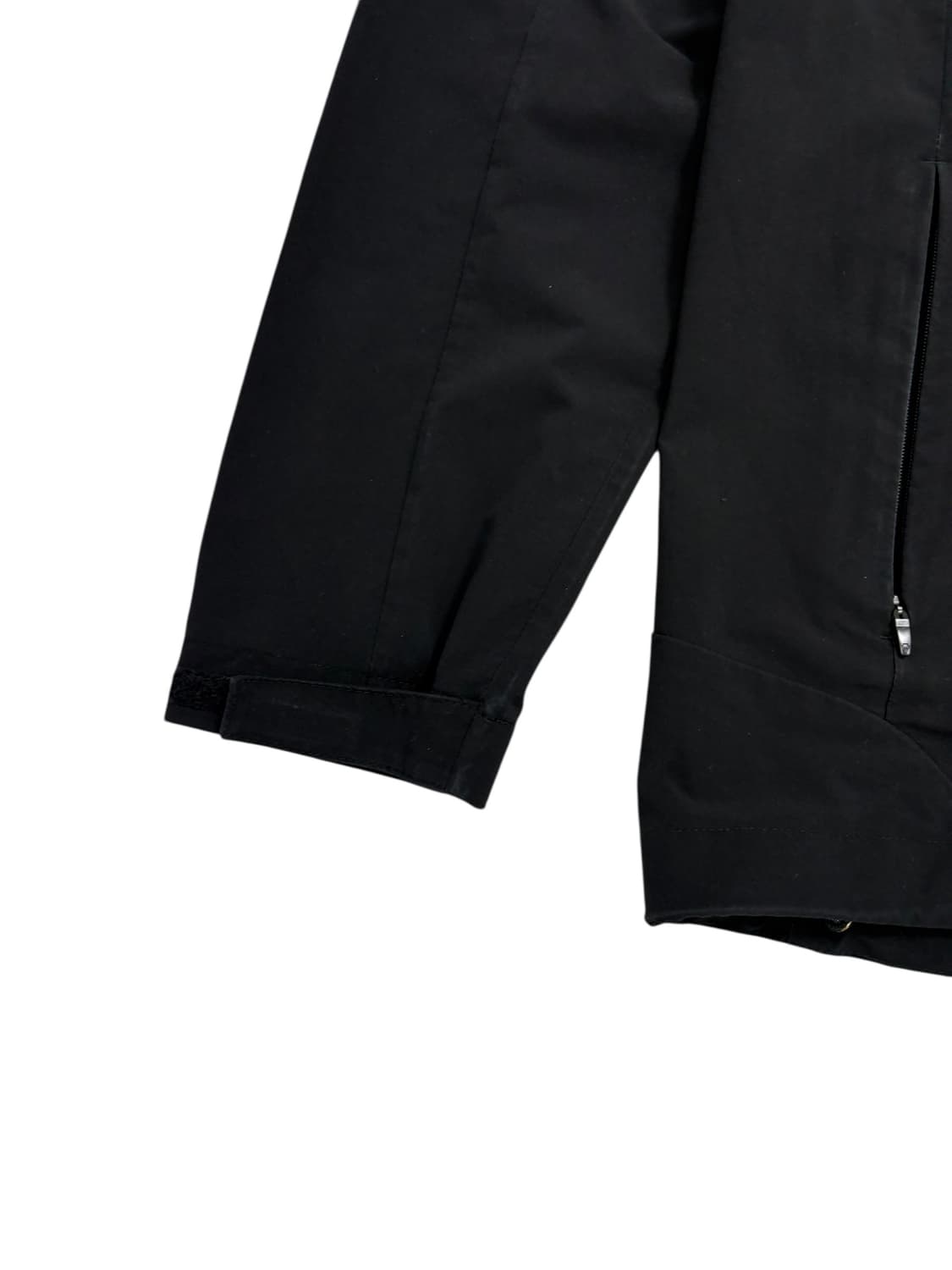 데상트 후드 바람막이 블랙 상품이미지2