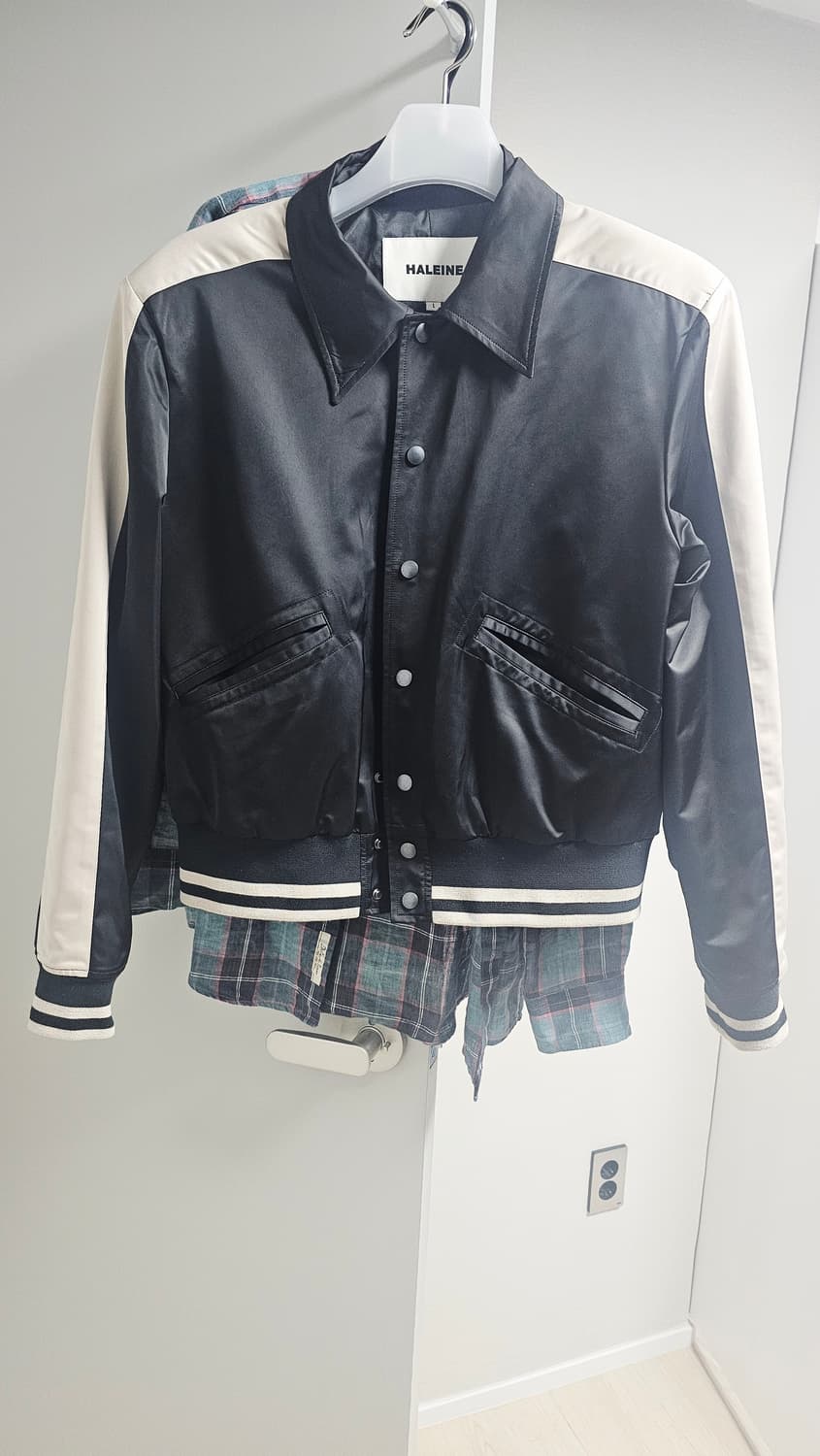 알렌느 사틴 바시티 자켓 1사이즈 상품이미지1