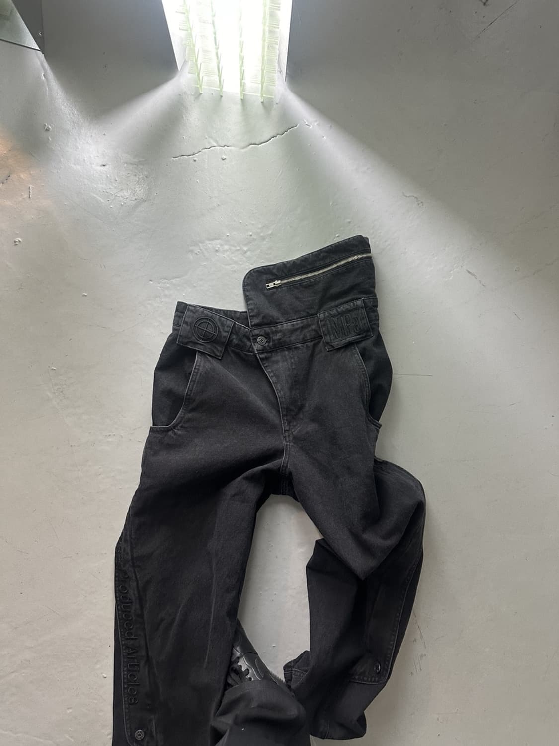 플라스틱 프로덕트 single waist pocket pants 상품이미지1