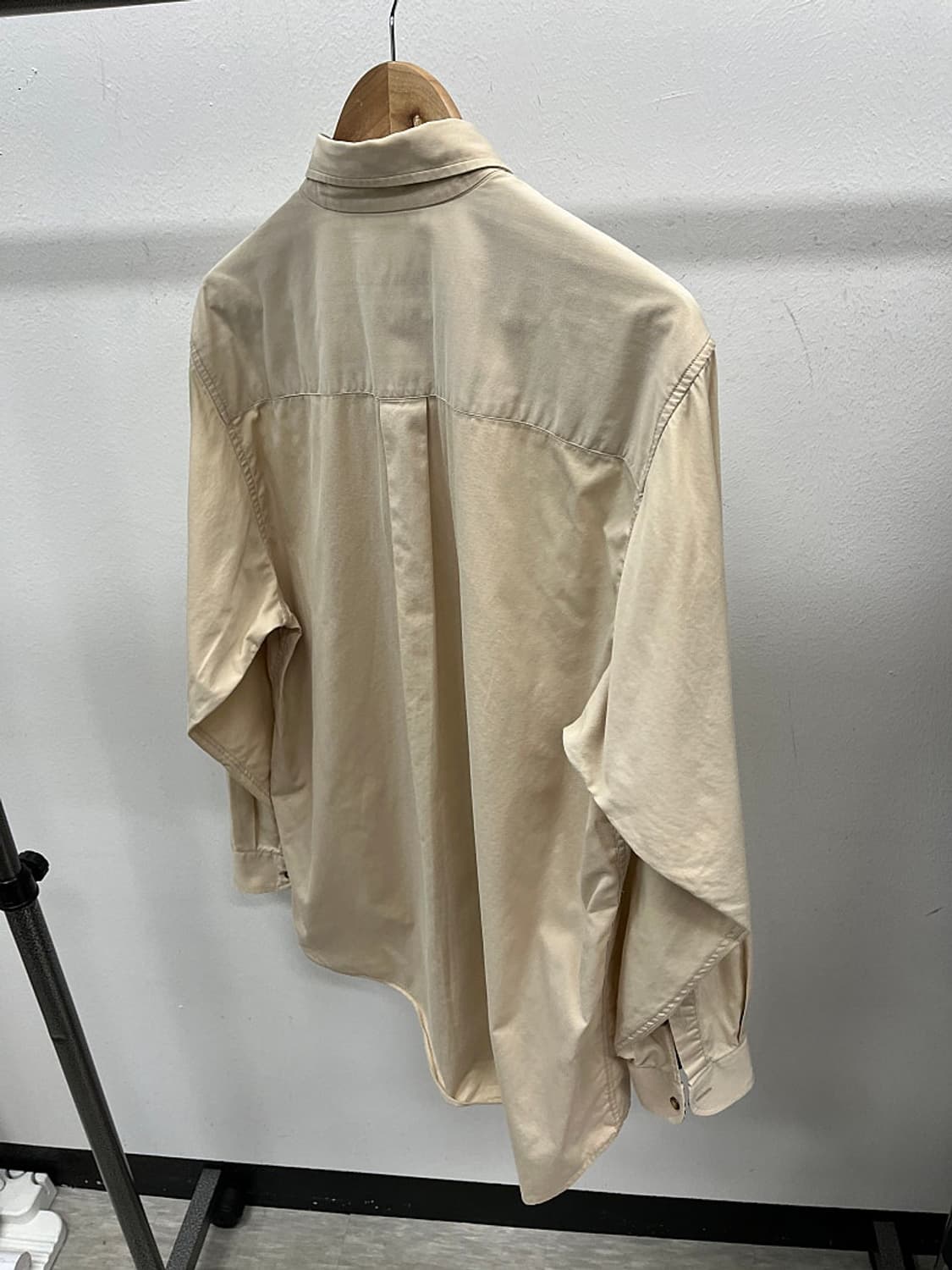 105-110) 버버리 소매체크 베이지셔츠 
 상품이미지7