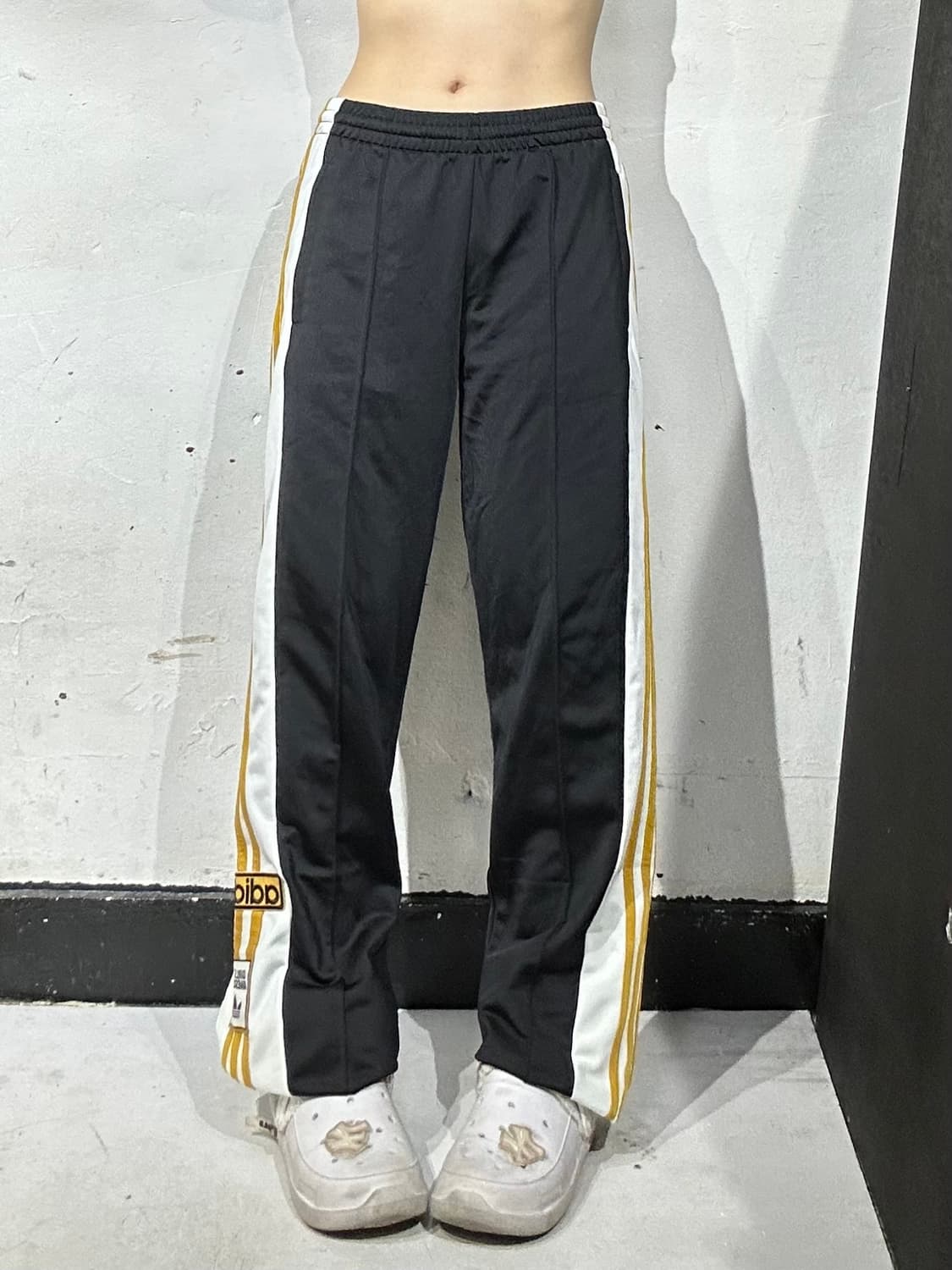 아다다스 블랙 사이드 버튼 스냅 단추 와이드 트레이닝 팬츠 추리닝 바지  상품이미지2