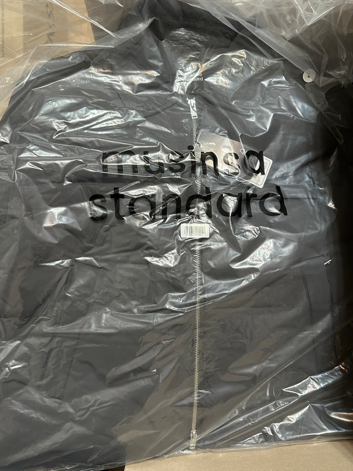 [새상품] 무신사스탠다드 칼라드 다운푸퍼 숏패딩 차콜그레이 L 상품이미지5