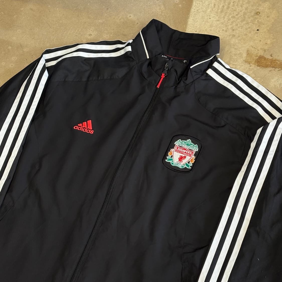 110 아디다스 리버풀 블랙 바람막이 상품이미지1