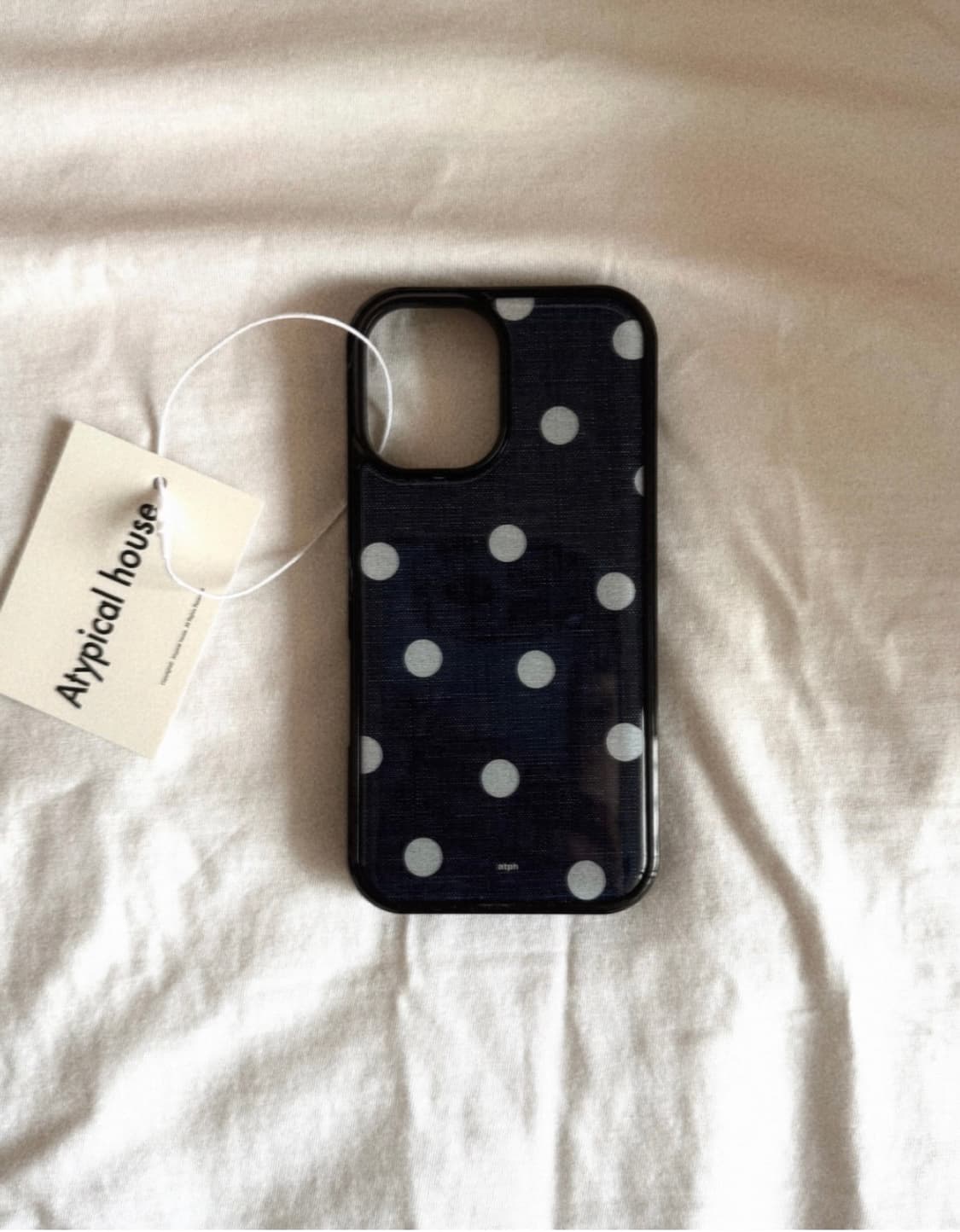 에이티피컬하우스 데님 도트 케이스 아이폰15 프로 상품이미지1