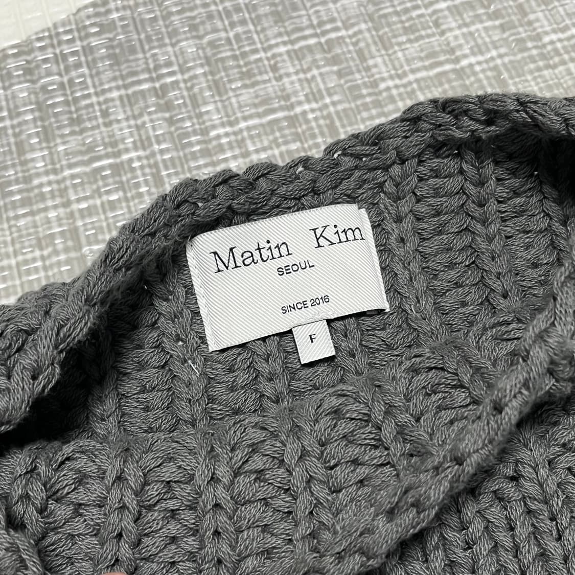 마뗑킴 그레이 니트 free 상품이미지3