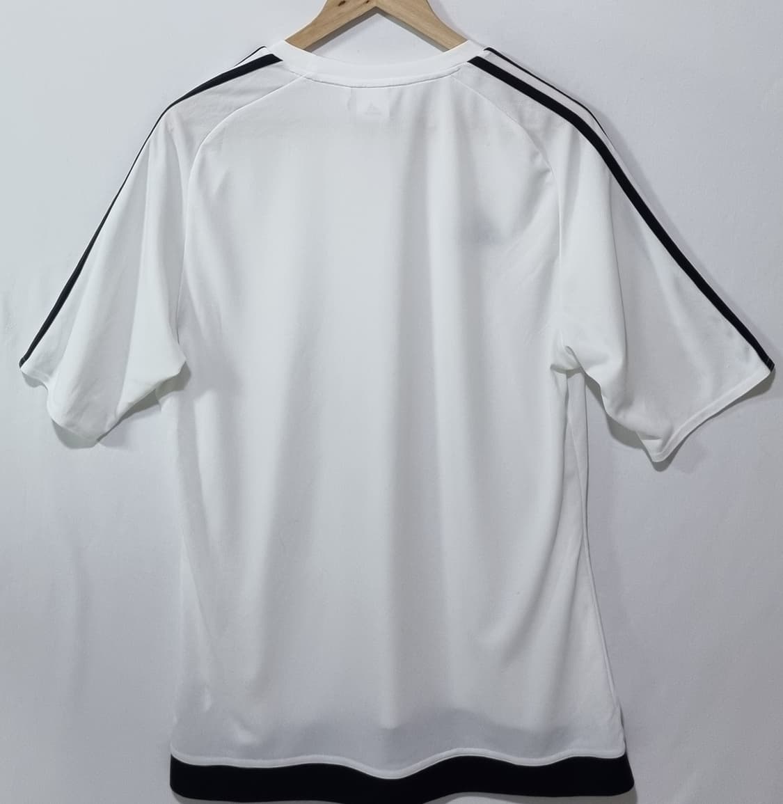 105) 아디다스 화이트 기능성 반팔티 상품이미지2