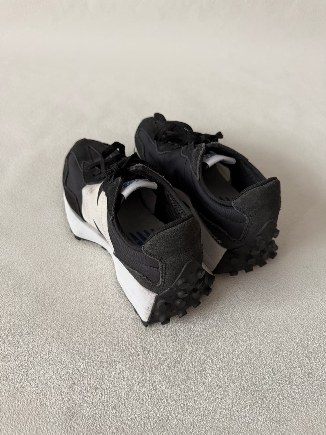 [230]뉴발란스(new balance) 327 검흰 스니커즈 상품이미지5