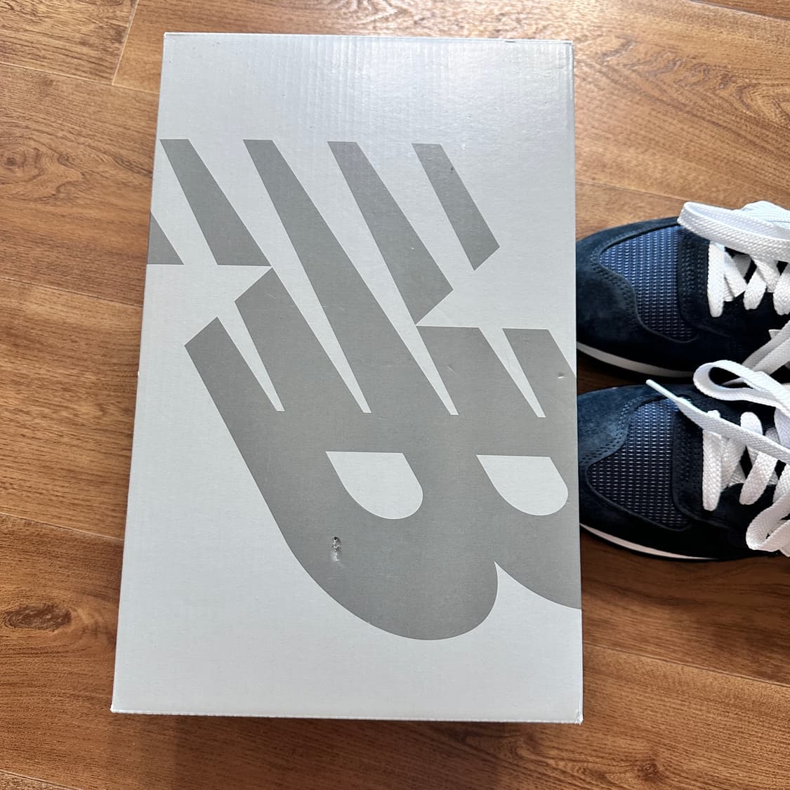 뉴발란스 990V1 네이비 상품이미지8