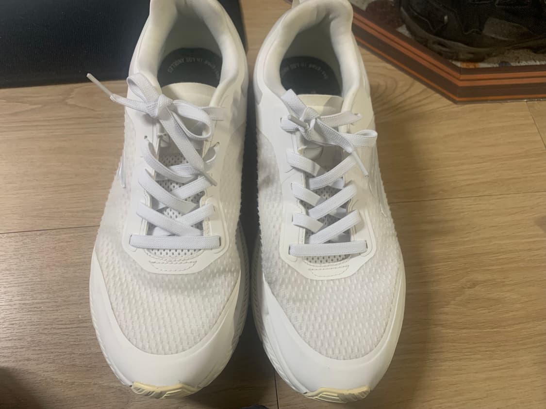 스케쳐스 맥스 쿠셔닝 사이즈 280 판매합니다 상품이미지1