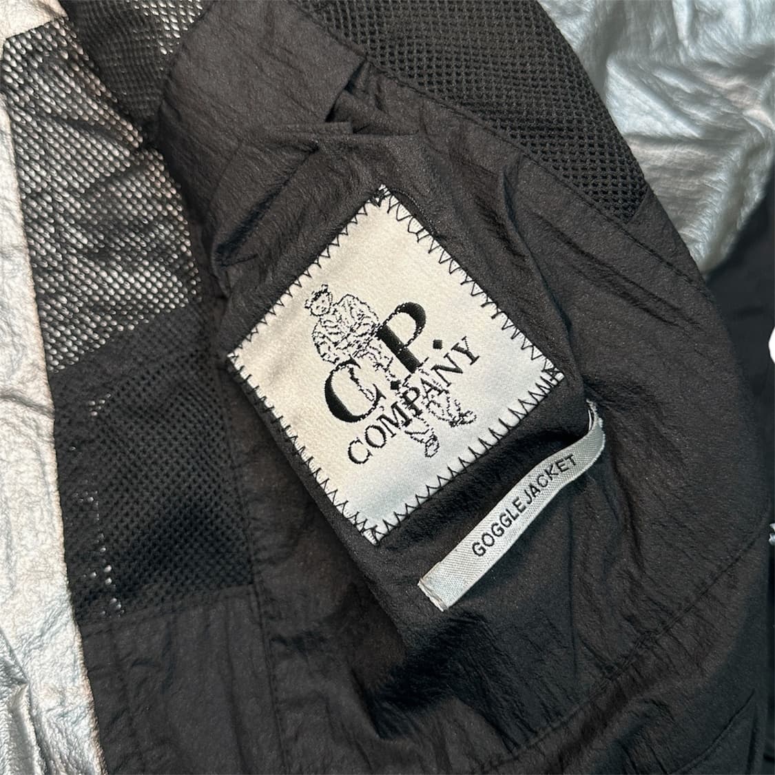 C.P. Company NyFoil Goggle Jacket Black 상품이미지10