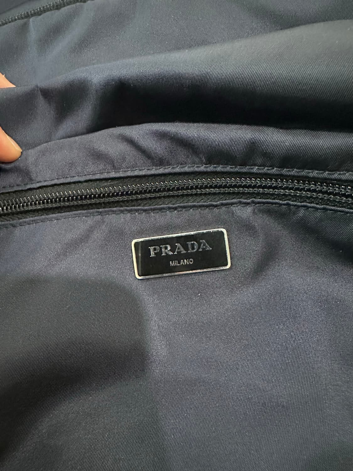 PRADA 프라다 바이커백 크로스백 라지 네이비 상품이미지9