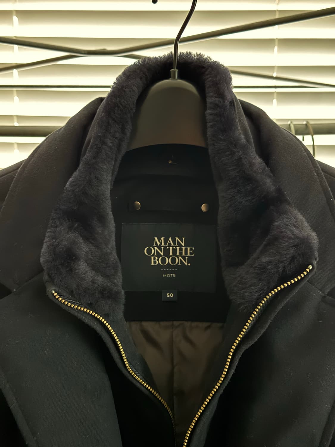 맨온더분 코트패딩 새상품 떨이 상품이미지1