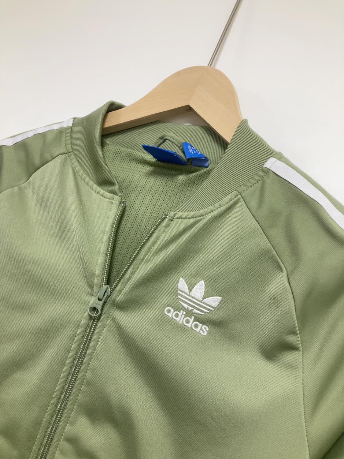 아디다스 연 그린 화이트 져지 자켓 국방색 집업 트랙탑 상품이미지2