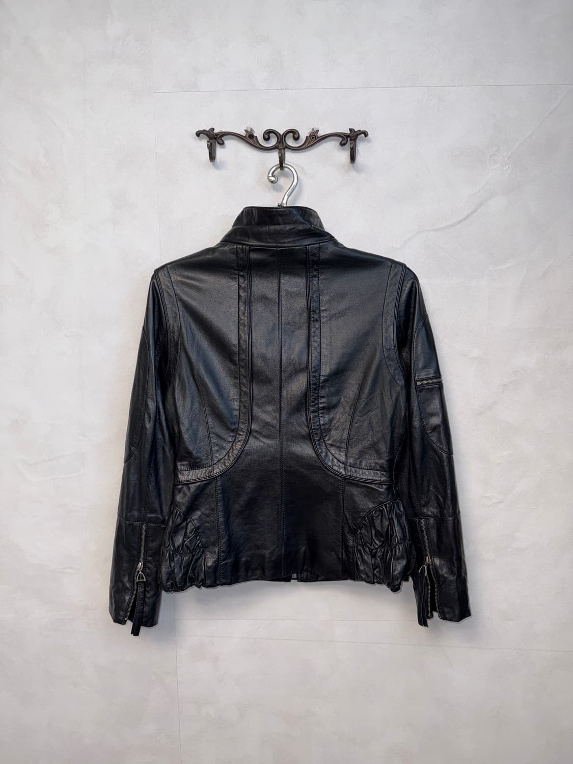Black lamb skin zipper wrinkle detail jk 상품이미지3