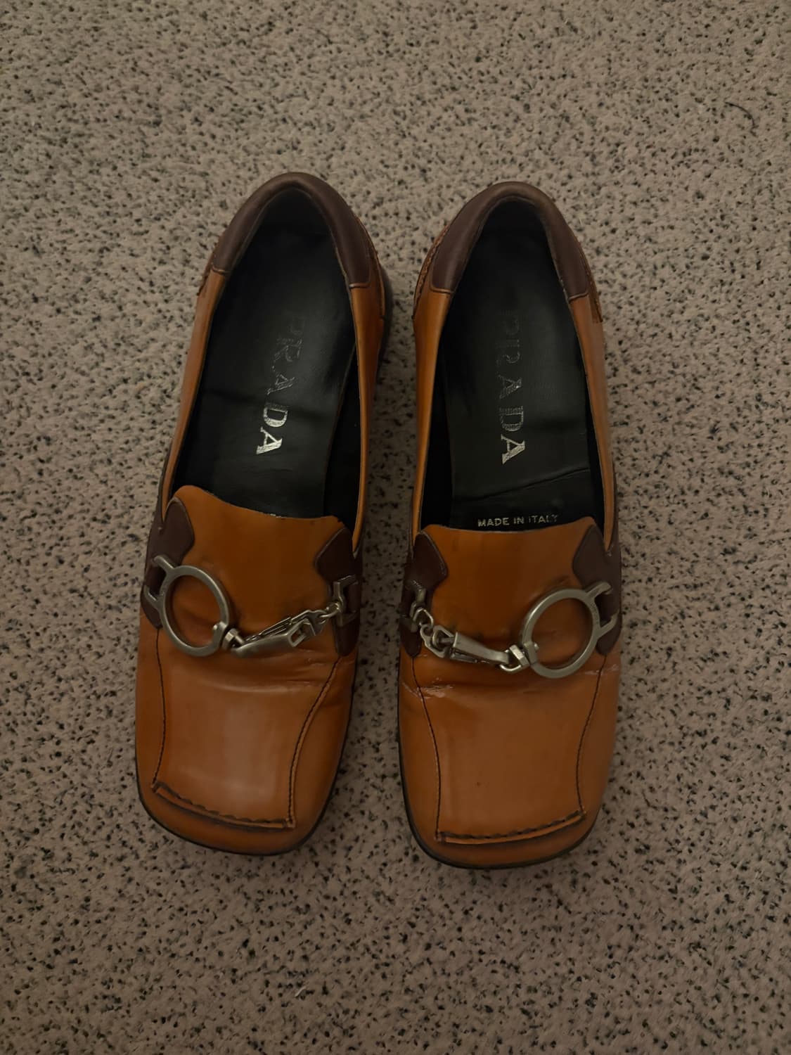 프라다 여성 로퍼 브라운 상품이미지2