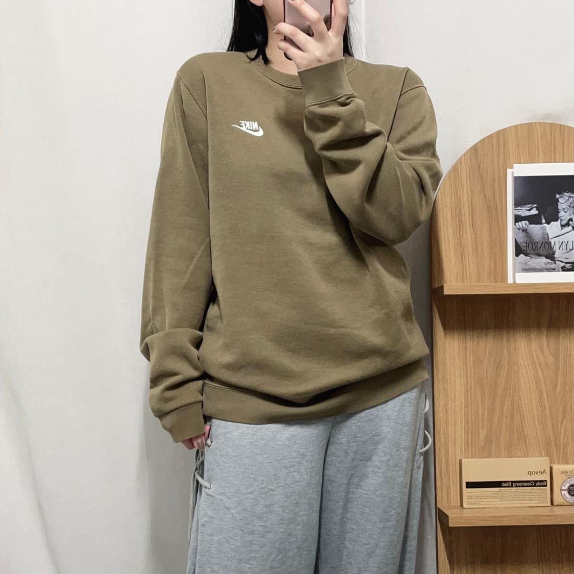 [정품] 나이키 카키 푸츄라 맨투맨 [ M ] 상품이미지1