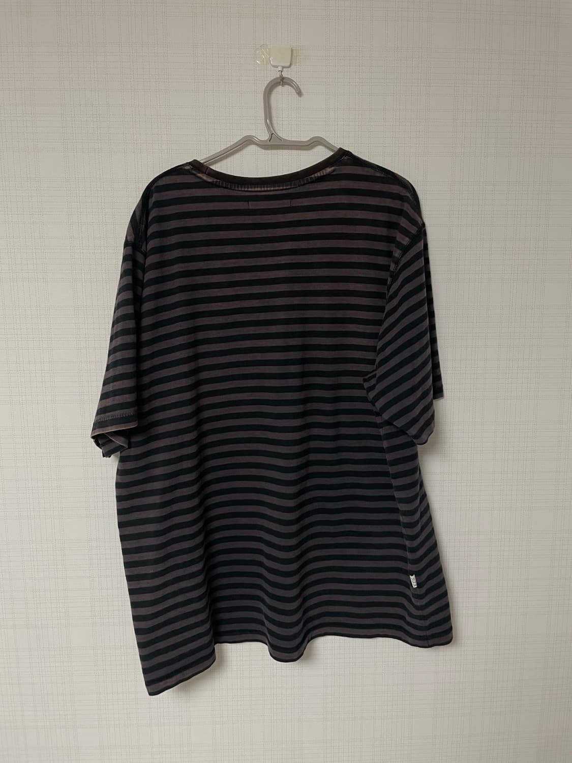 해칭룸 스트라이프 포켓 티 상품이미지4