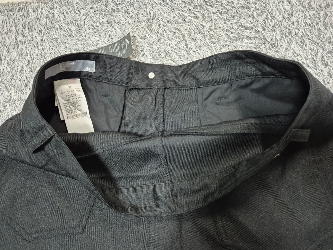 에잇세컨즈 남성 블랙솔리드 스트레이트 팬츠 84 상품이미지5