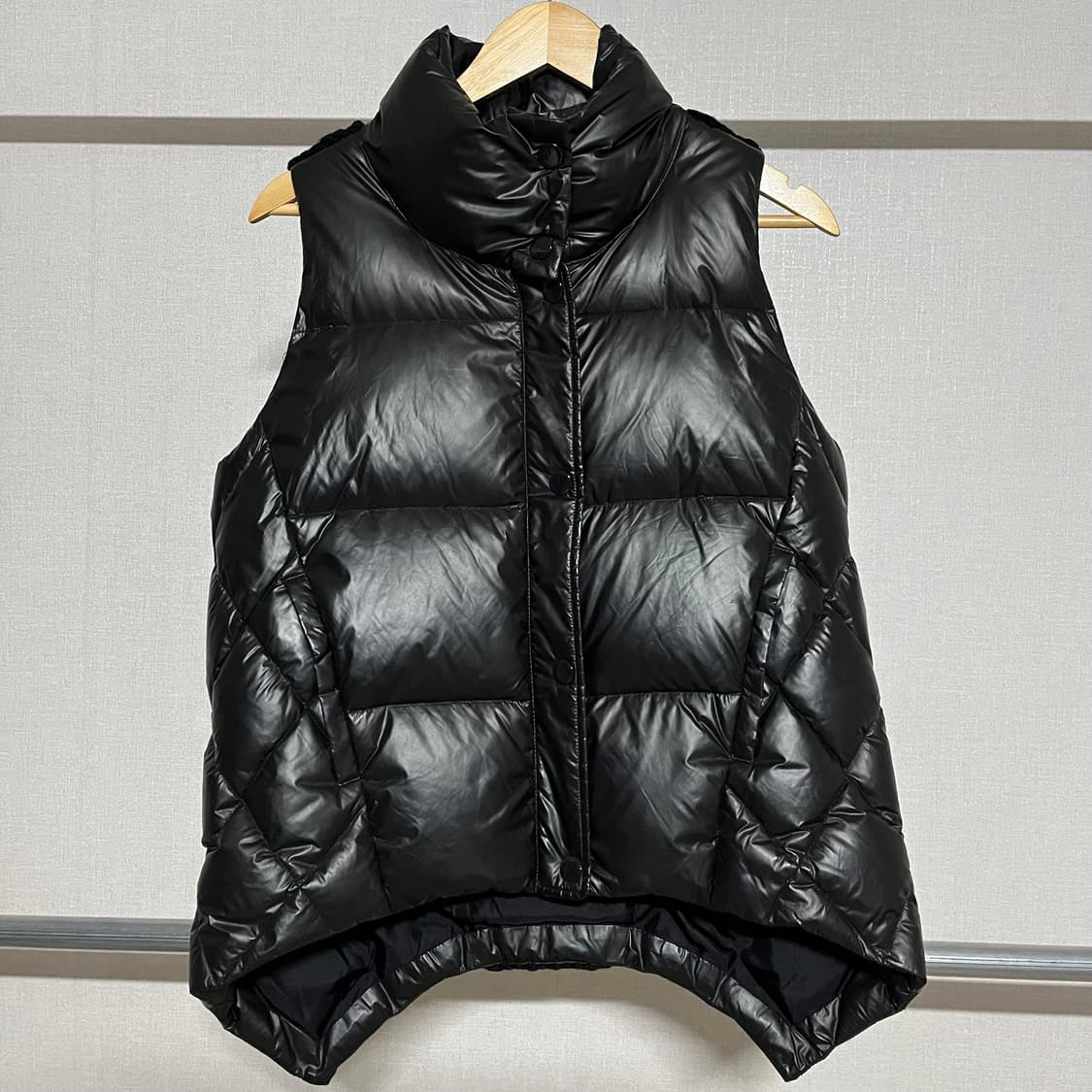 Tess Giberson 검정색 패딩 조끼 상품이미지1