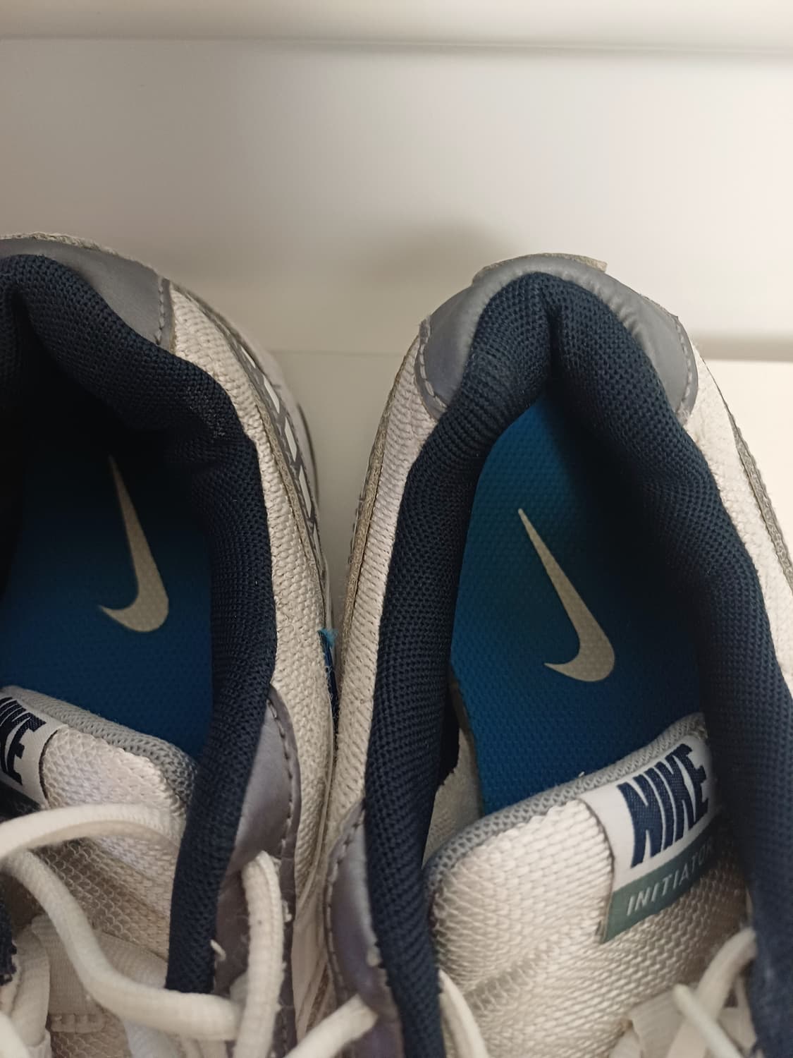 [정품/250] 나이키 이니시에이터 화이트 실버 네이비 상품이미지7