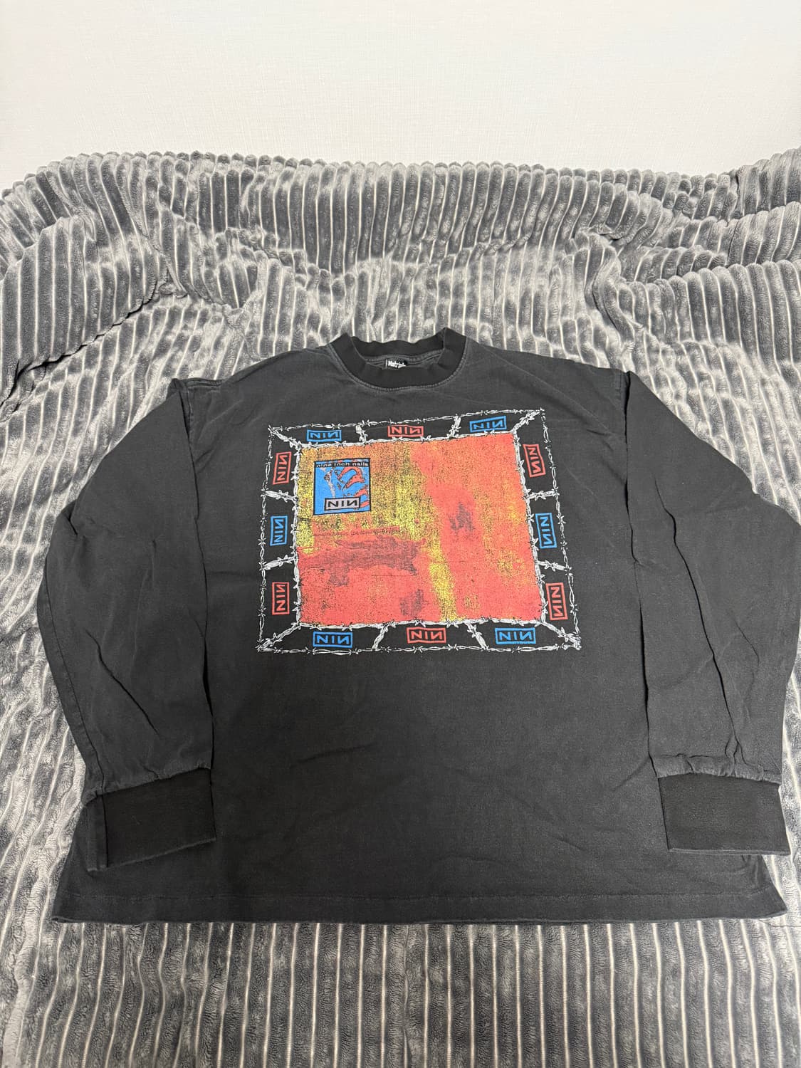 nin 나인 인치 네일스 롱슬리브 2사이즈 도넛리벤지 블랙아웃 뤡코즈 상품이미지1