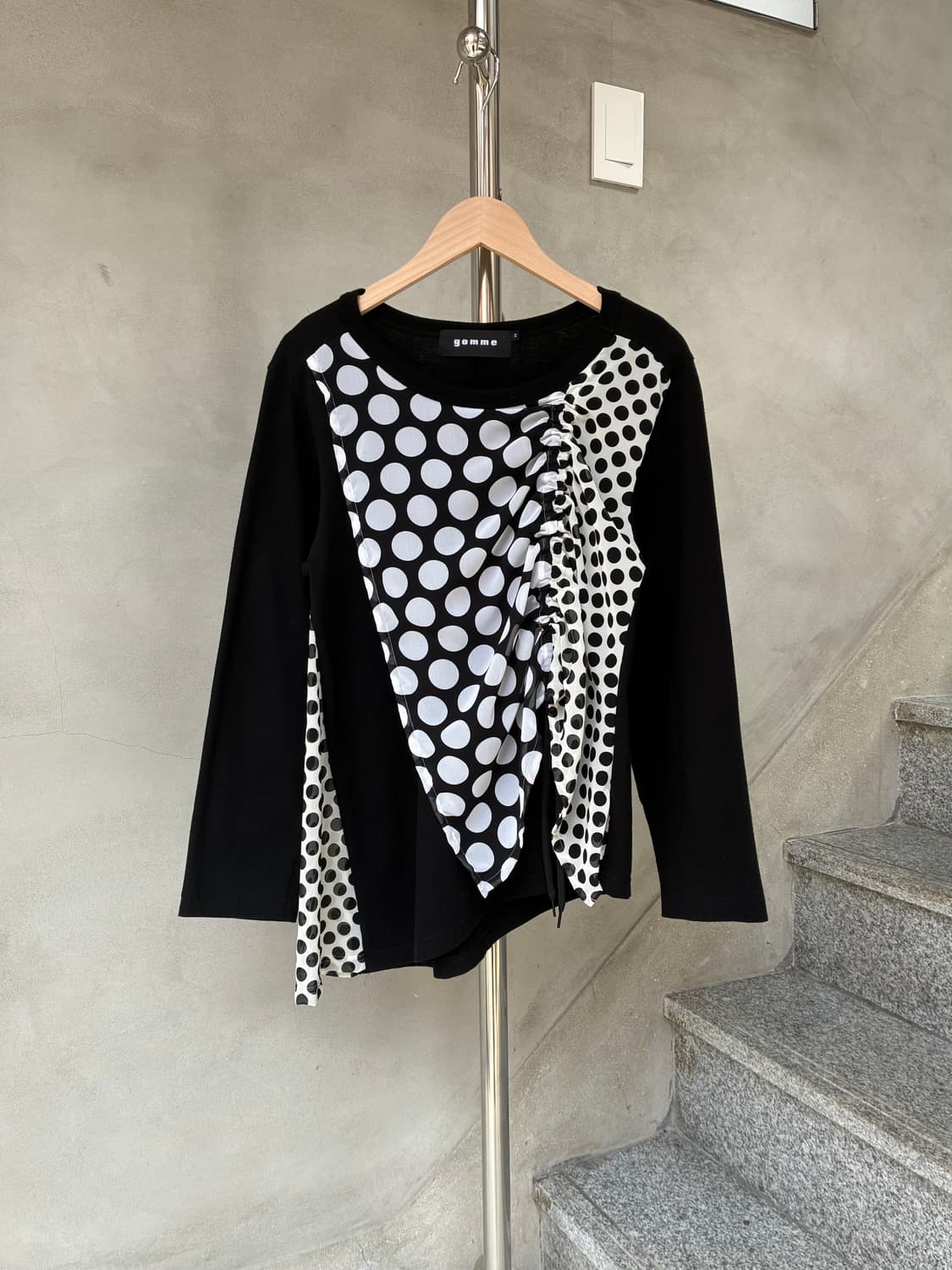 고무 GOMME 도트 셔링 티셔츠 상품이미지1