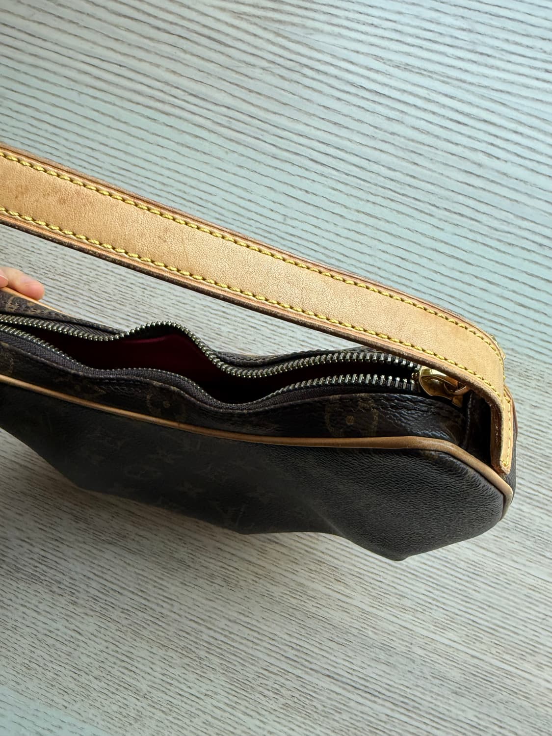 루이비통 크루아상 숄더백 상품이미지5