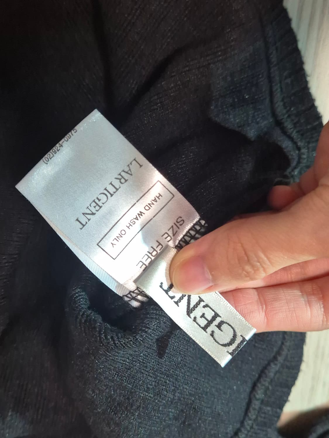 라티젠 오프숄더 티셔츠 상품이미지2