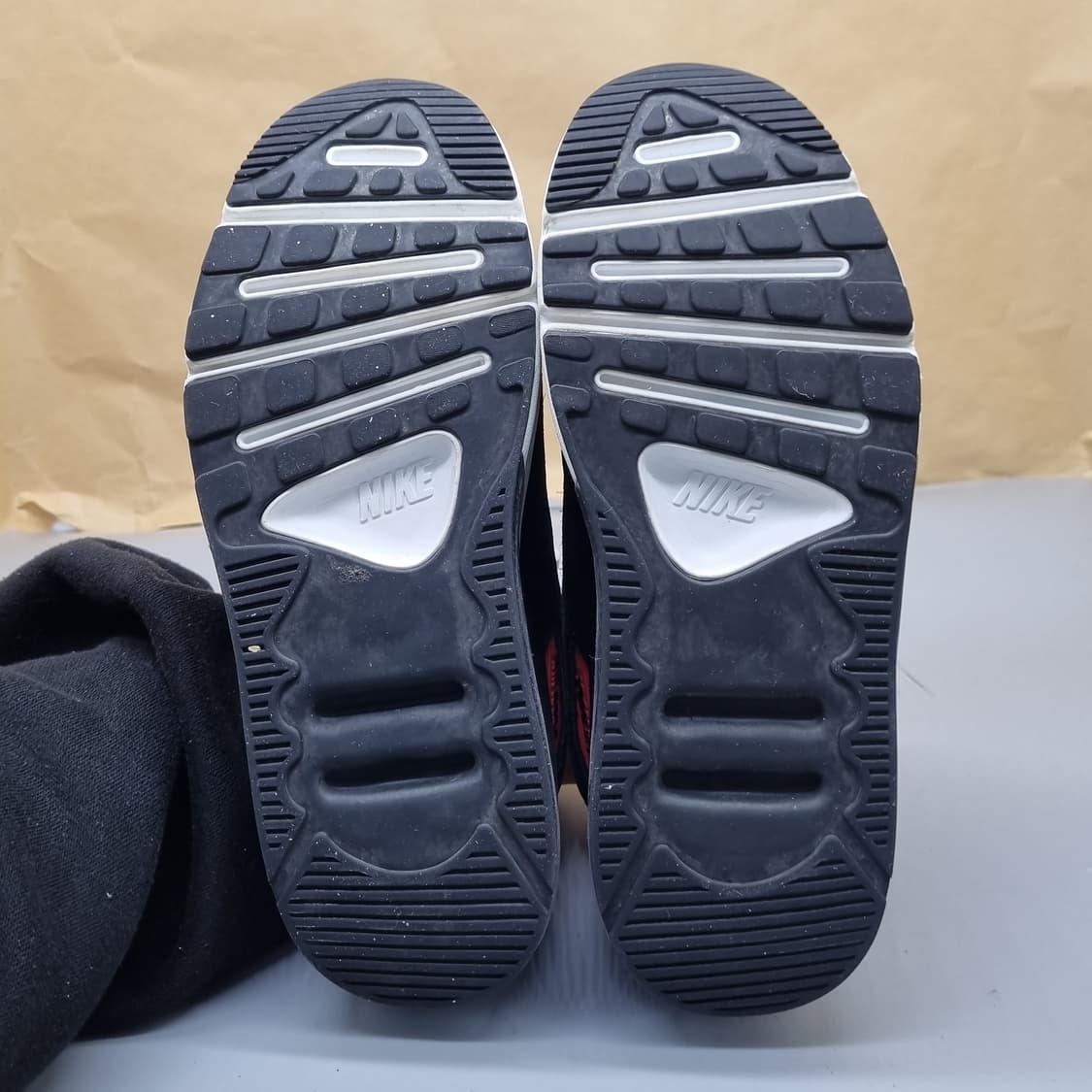 나이키 에어맥스90 LV8 여성운동화235  상품이미지3