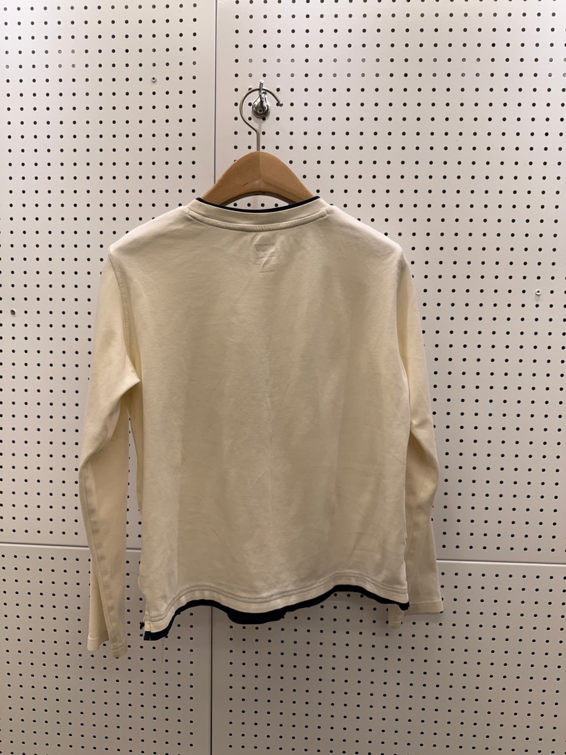 리바이스 원형 로고 롱슬리브 티셔츠 U1571 상품이미지3