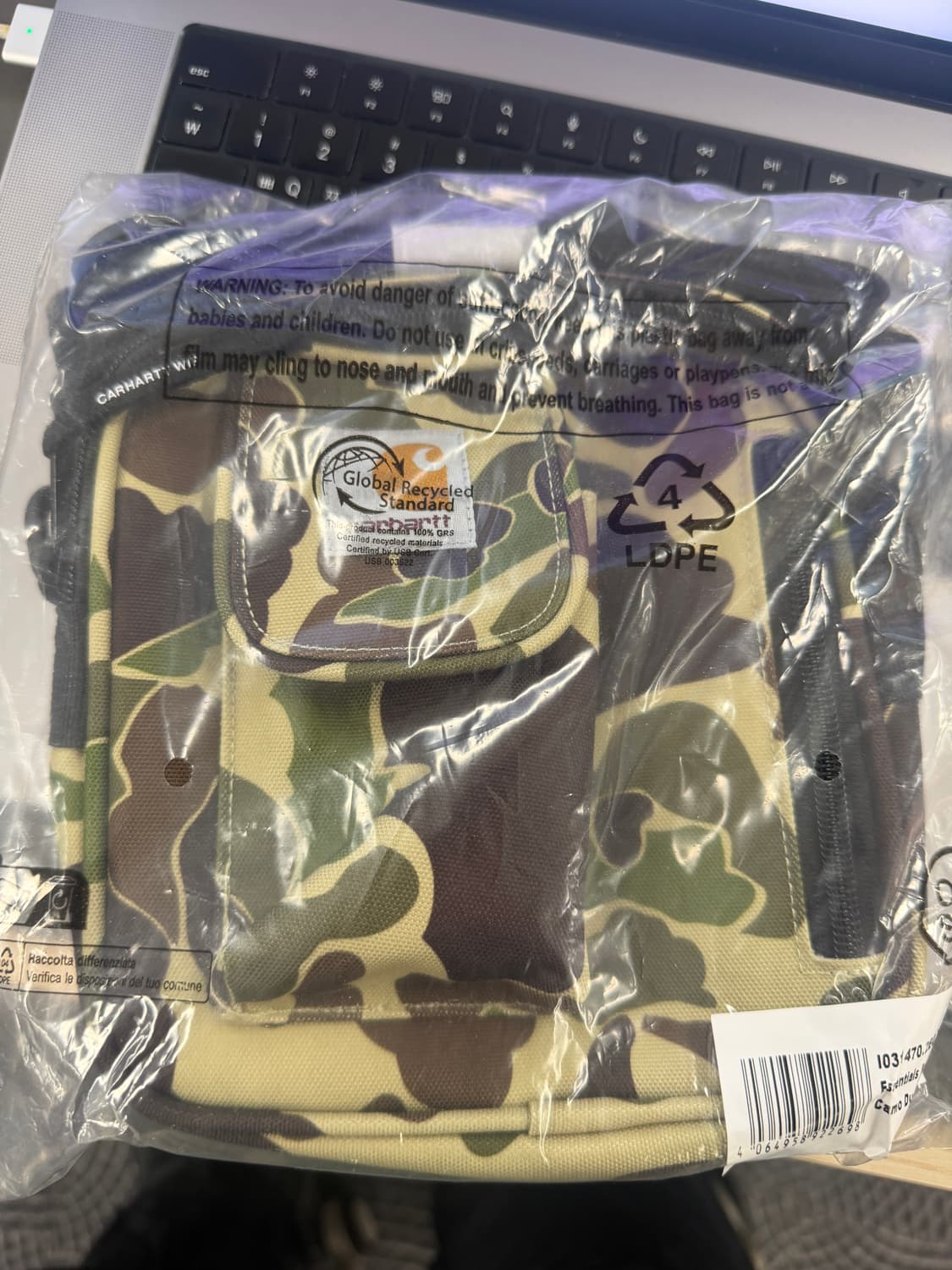 칼하트 WIP 에센셜스 백 스몰 오피스 그린 상품이미지2