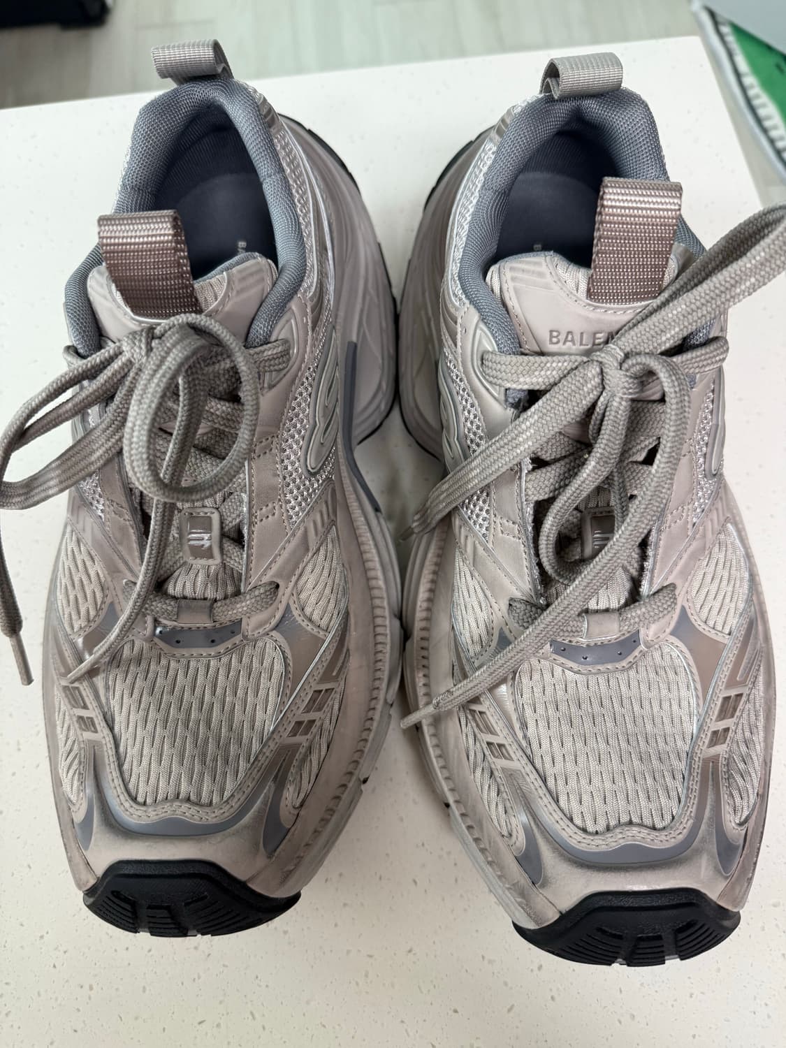 발렌시아가 10XL / 42사이즈 상품이미지1