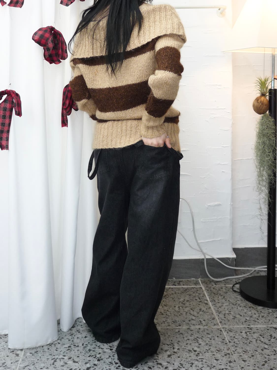 Mocha stripe off-shoulder knit 상품이미지5