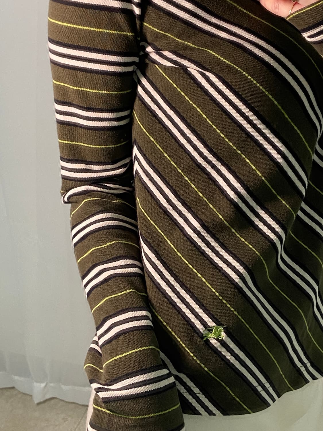 버버리 사선 스트라이프 기마로고 니트 상품이미지3