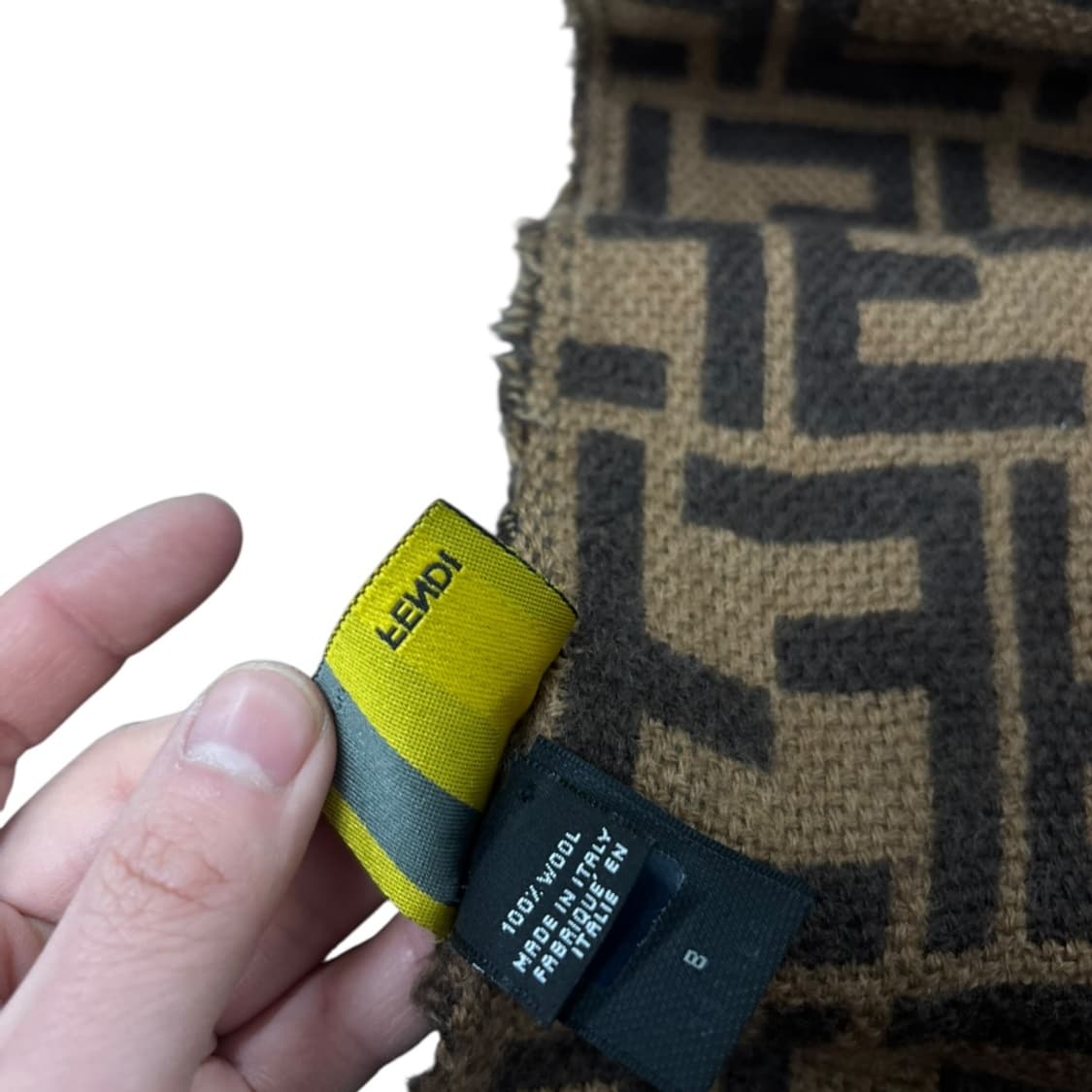 정품) 펜디 머플러 상품이미지4