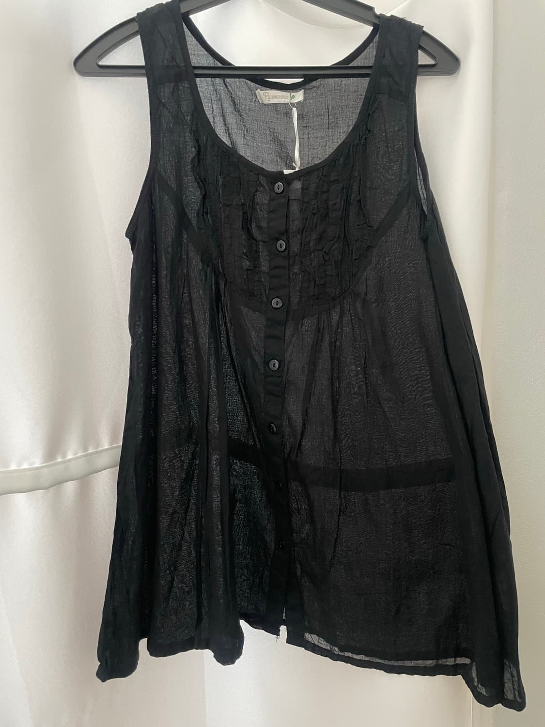 블랙 쉬폰 버튼 셔링 슬리브리스 탑 상품이미지1