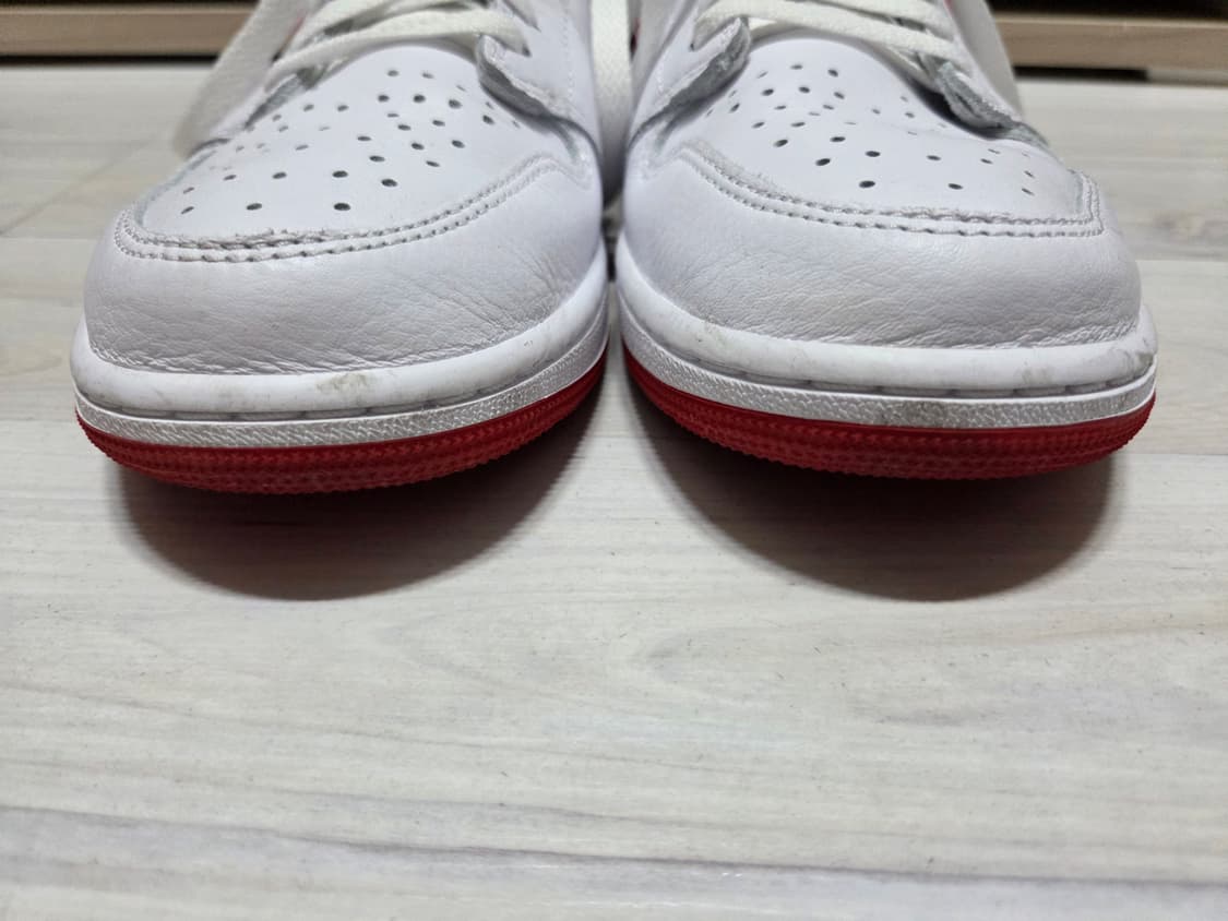 조던 1 레트로 로우 OG 유니버시티 레드 275 상품이미지3