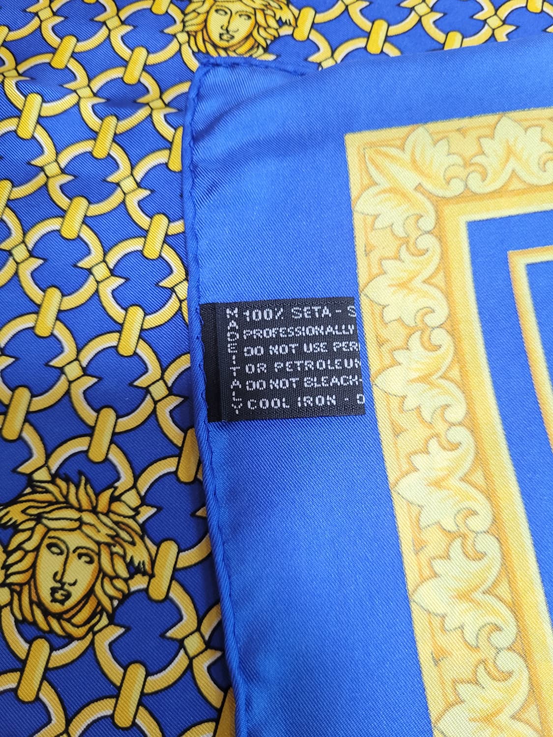 정품 베르사체 실크 스카프 상품이미지4