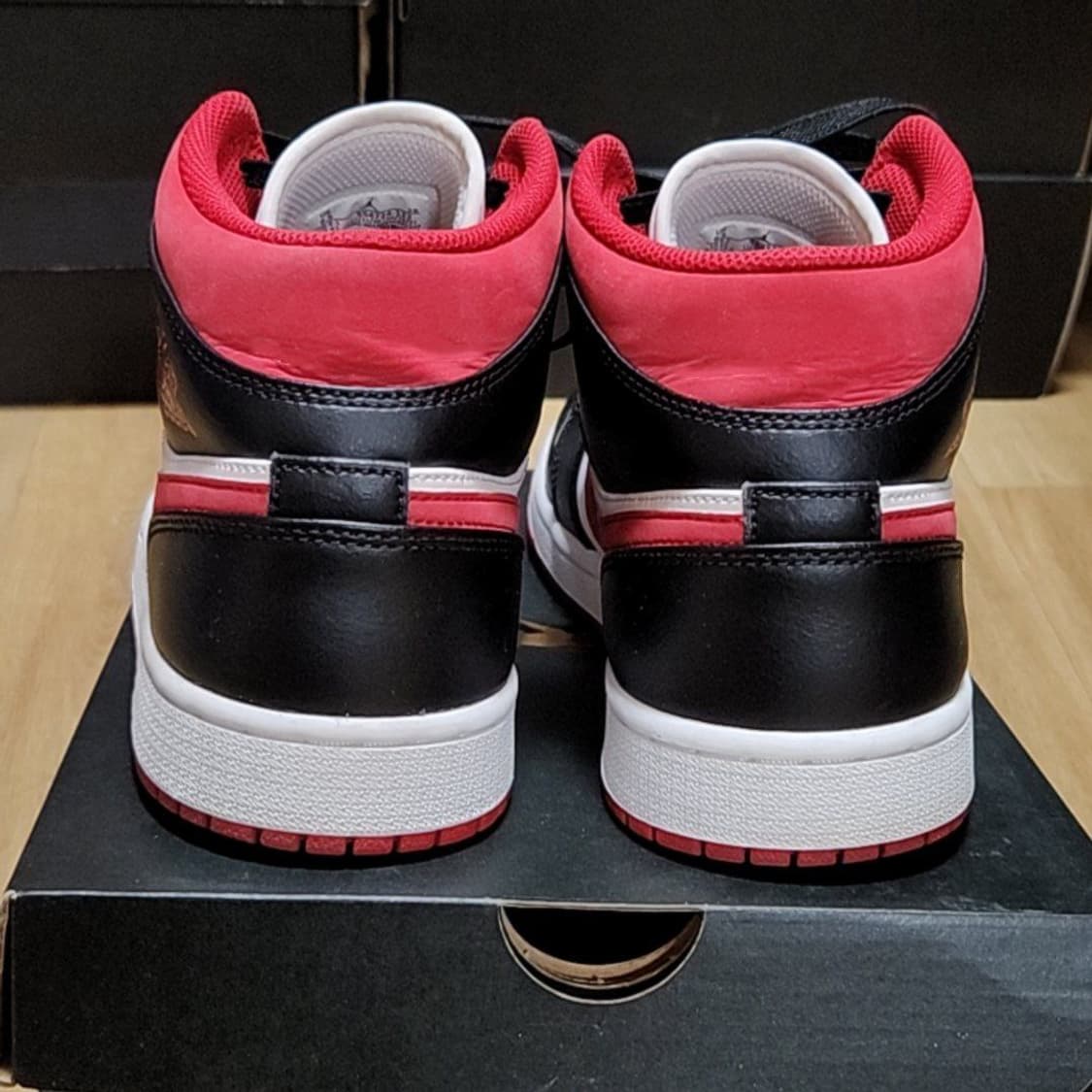 나이키 275 조던 짐레드 블랙 화이트 상품이미지5