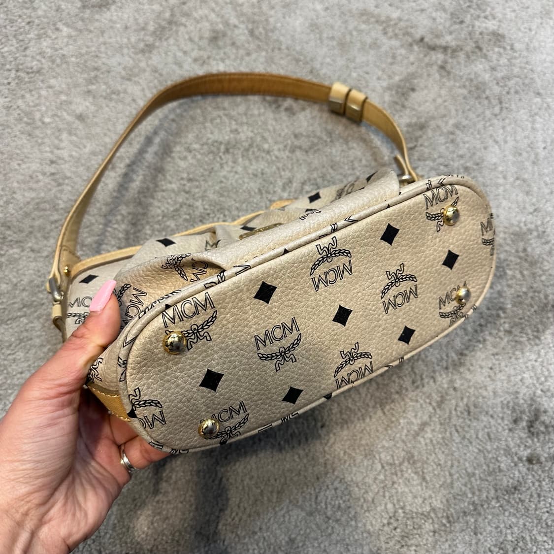 MCM 빈티지 엠씨엠 비세토스 바게트 미니 숄더백 상품이미지3