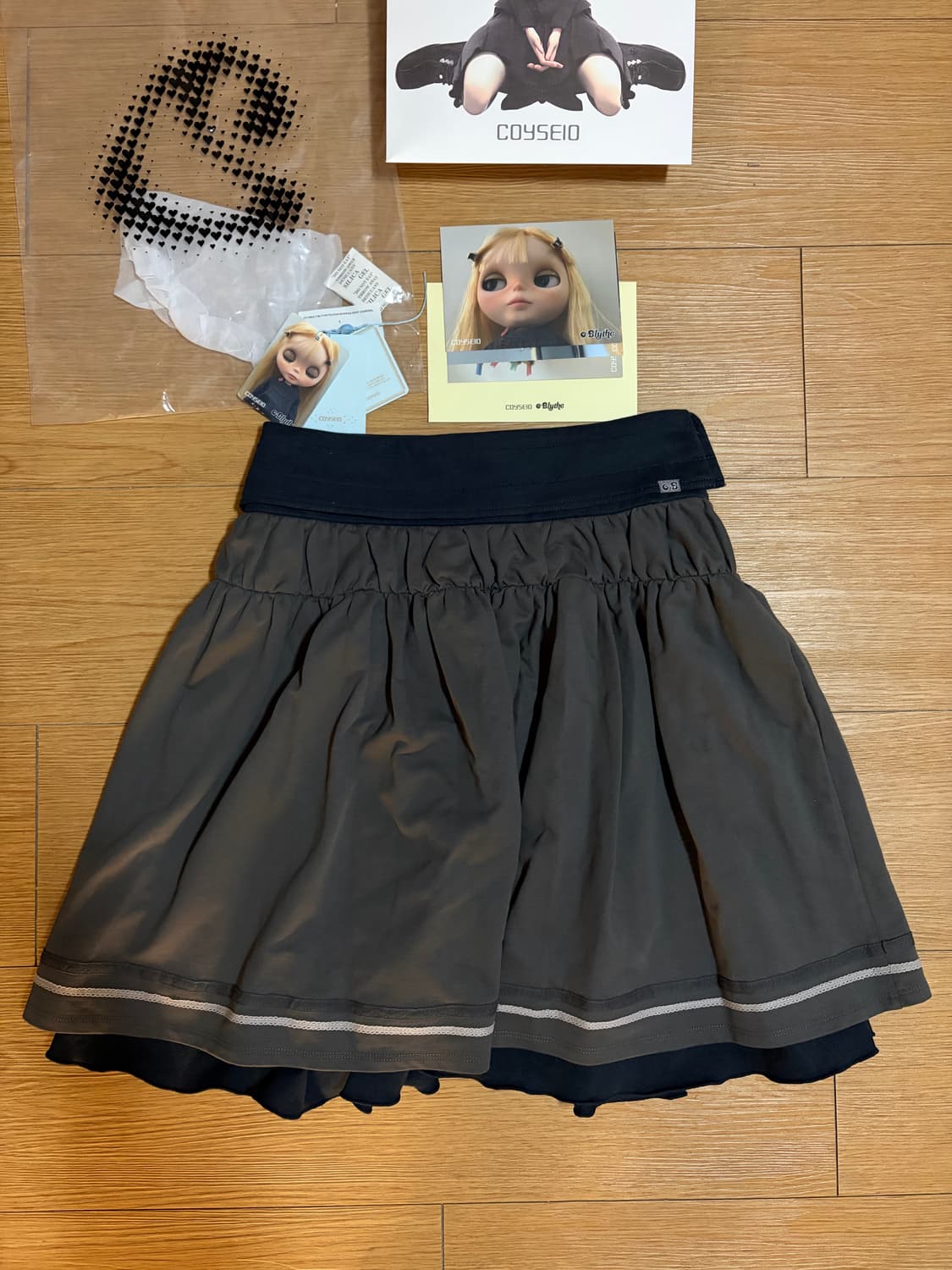 COYSEIO x BLYTHE 폴딩 셔링 스커트 차콜 1size 상품이미지2