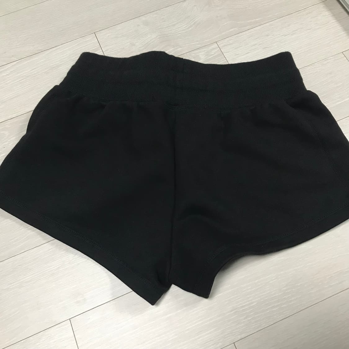보헤미안 서울 베이직 스웻 쇼츠 블랙 상품이미지3