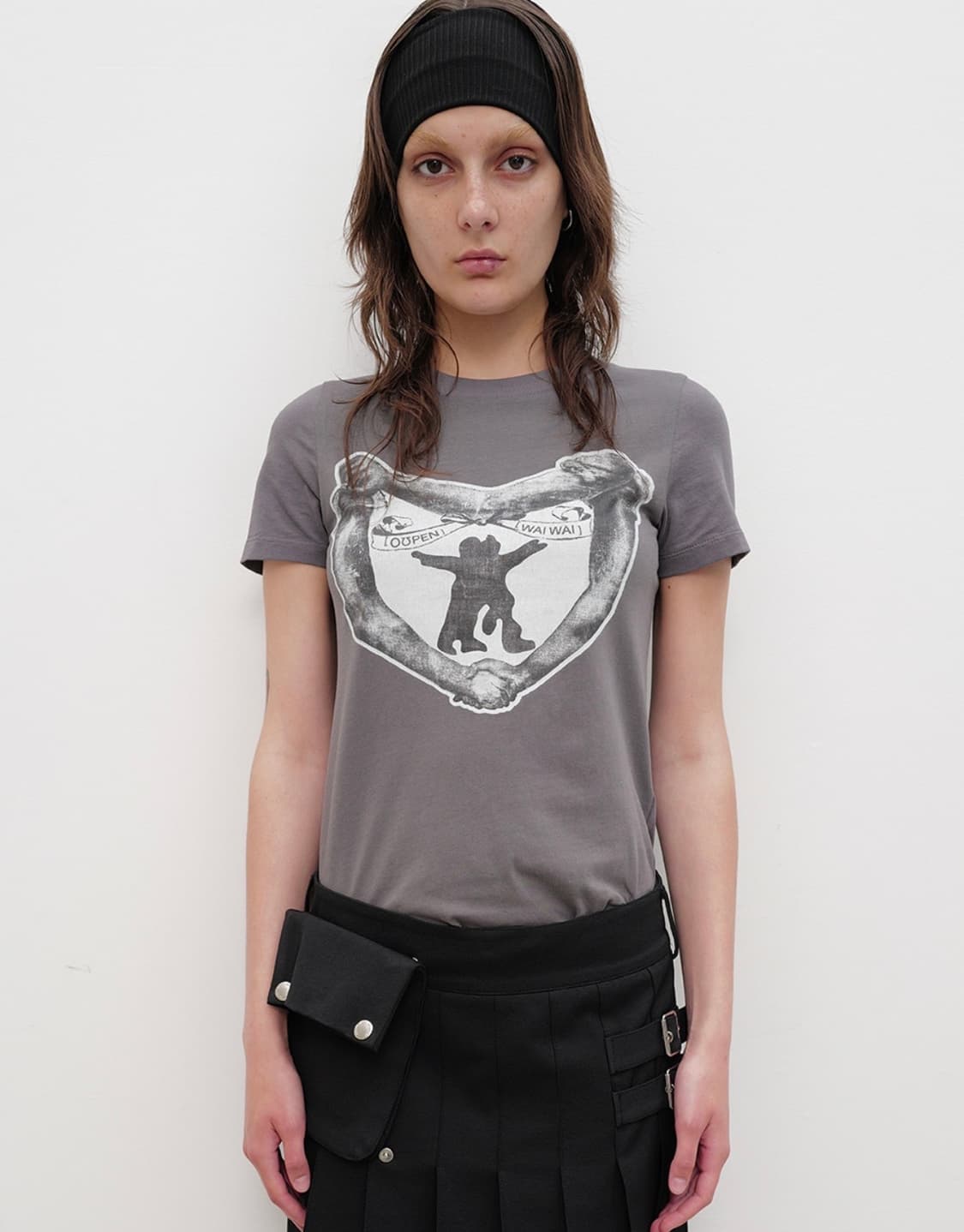 Open yy HUG&HEART T-SHIRT, CHARCOAL 상품이미지1
