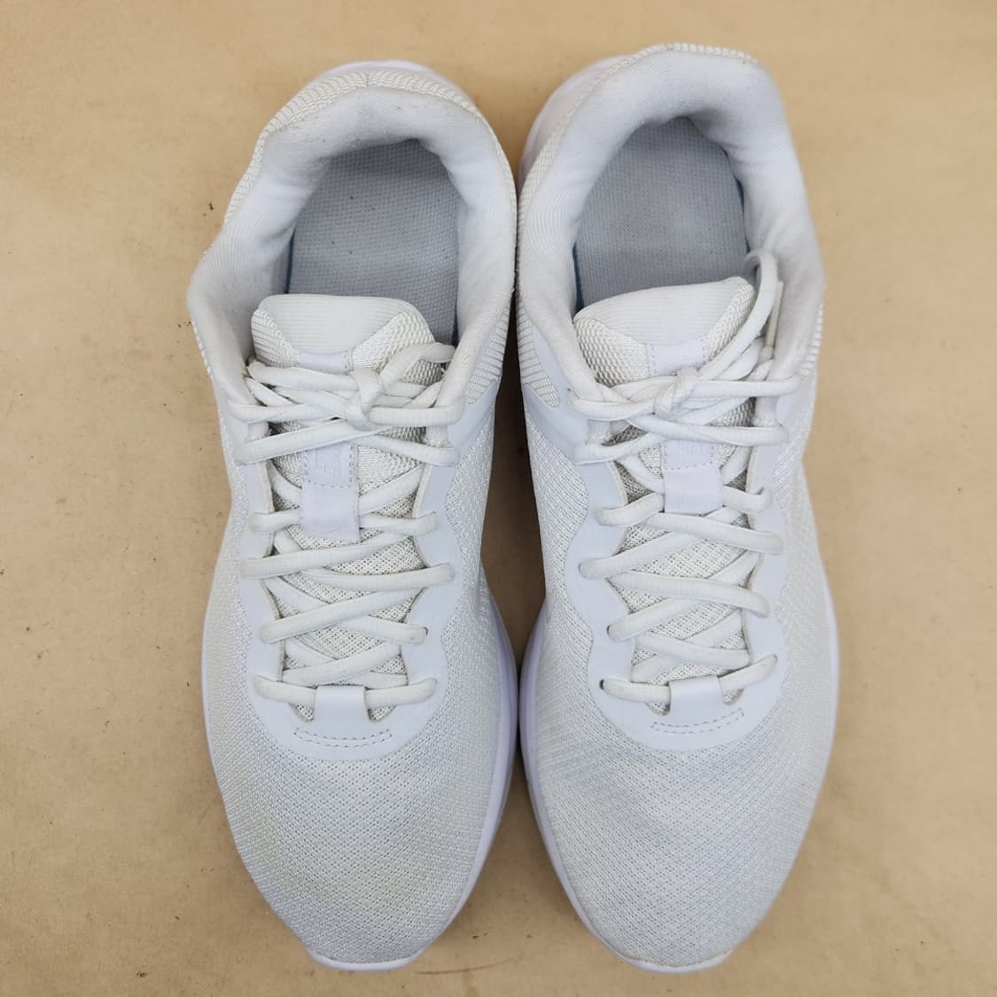 나이키 레볼루션6 남성 런닝화 285 상품이미지2