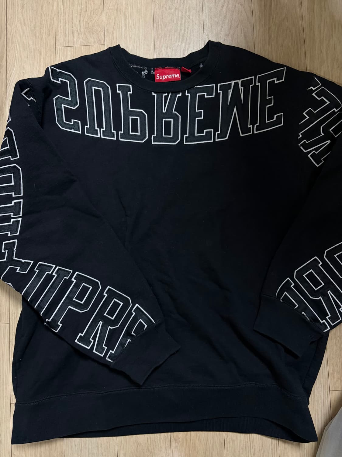 슈프림 22fw 자수 헤비 맨투맨 105 상품이미지1