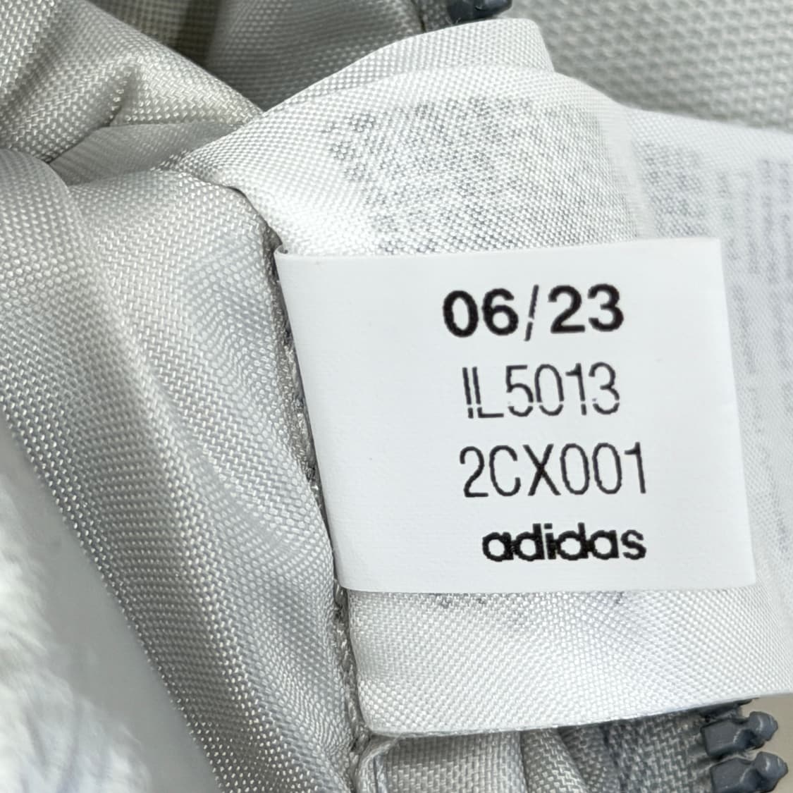 아디다스 퍼피 새틴 오버사이즈 웨이스트백 힙색 가방 메탈릭 실버 상품이미지10