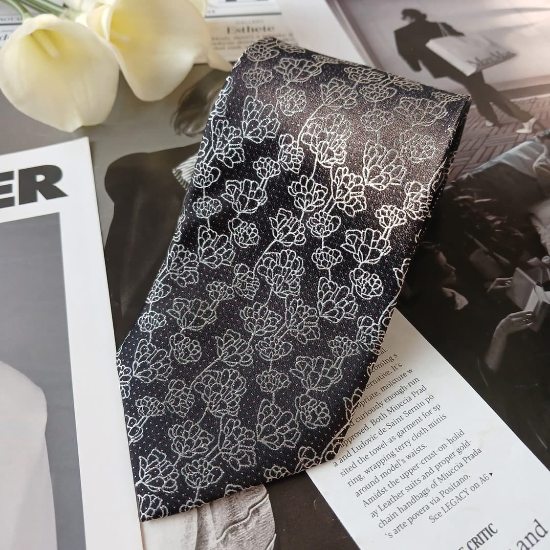 타이요골드 블랙 플로럴 패턴 넥타이 8.9cm A+등급 A19629
 상품이미지2