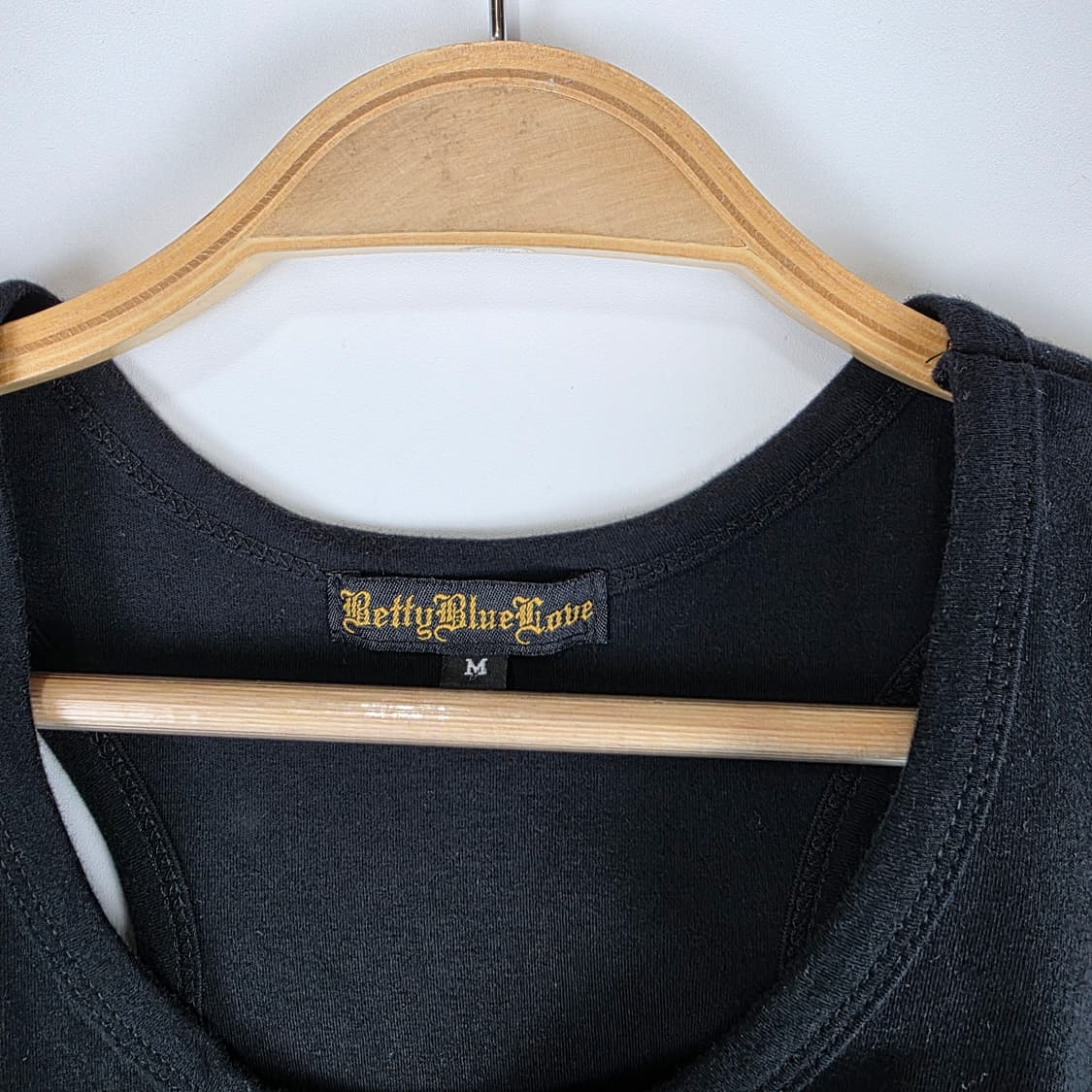 Betty Blue Love 레터링 슬리브리스 상품이미지5