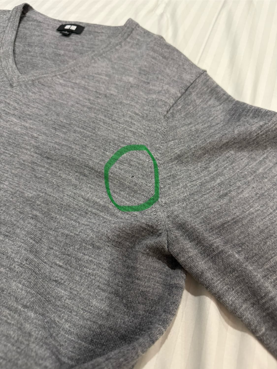 유니클로 메리노 V넥 니트 상품이미지3